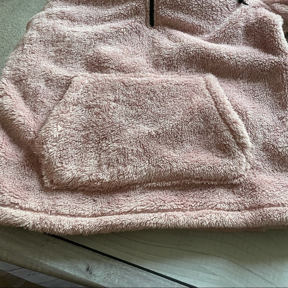 ✅6x Host Pick✅ PINK Victoria’s Secret Fleece Jacket, Small - Picture 10 of 10